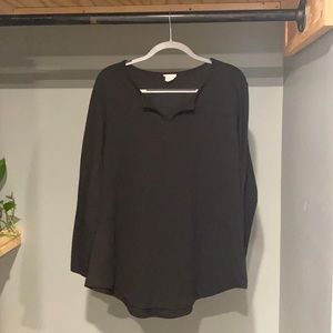 Women’s split neck tunic size medium